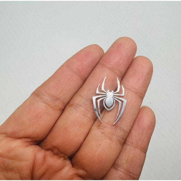 ⭐Gothic Spider Brooch Stainless Steel Badge Pins Silver Color Metal Small Size⭐ - Picture 2 of 6